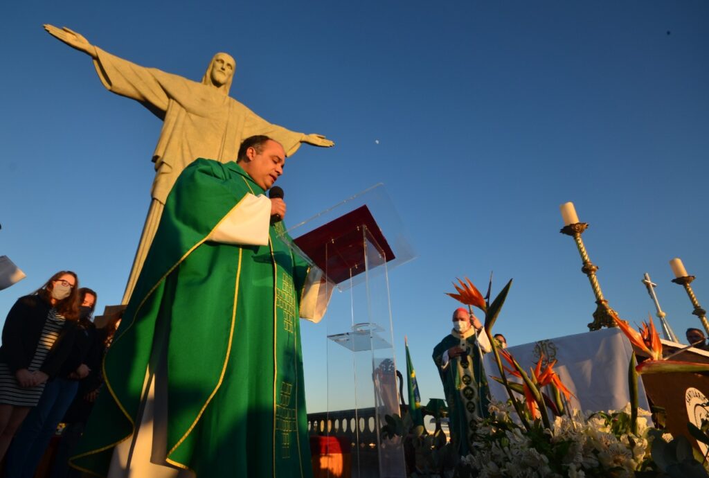 Dom Orani Celebra Missa Pelas V Timas Do Covid No Cristo Redentor