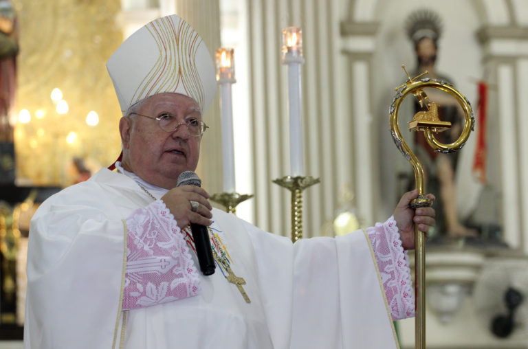 Bispo de Campos envia mensagens a aniversariantes e idosos