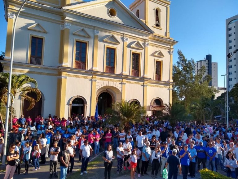Diocese de Campos encerra Semana da Família com caminhada