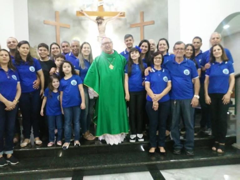 Dom Roberto celebra missa na Semana da Família, em Italva