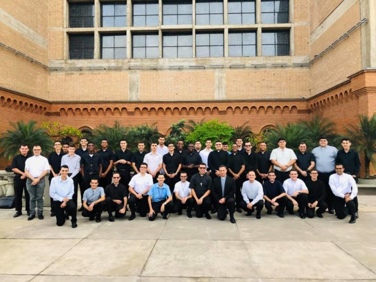 Seminaristas de Campos participam da Romaria Diocesana ao Santuário Nacional de Aparecida