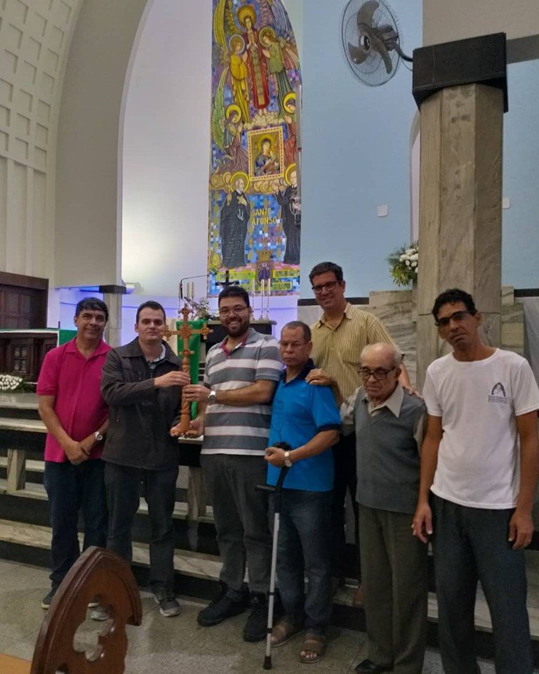 Santuário Nossa Senhora do Perpétuo Socorro em Campos recebe Cruz Missionária