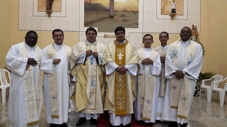 Fiéis de Morro do Coco participam da Santa Missa de posse do novo pároco