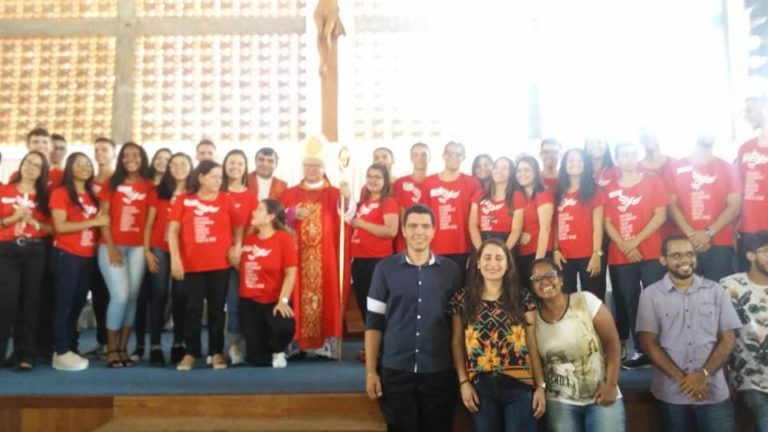 Dom Roberto celebra Santa Missa do Sacramento da Crisma em Italva