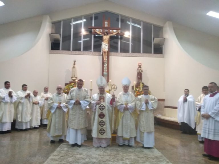 Dois diáconos permanentes são ordenados para a Diocese de Campos