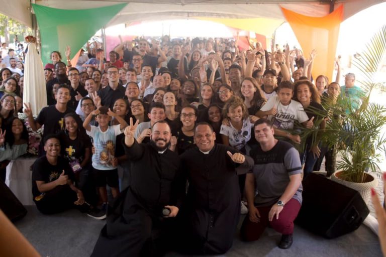 Diocese de Campos realiza Dia Nacional da Juventude na Paróquia Santo Antônio
