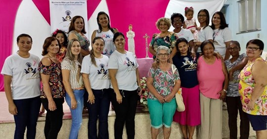 Grupo de “Mães que oram pelos filhos” realiza o ‘Dia Rosa’ em Italva