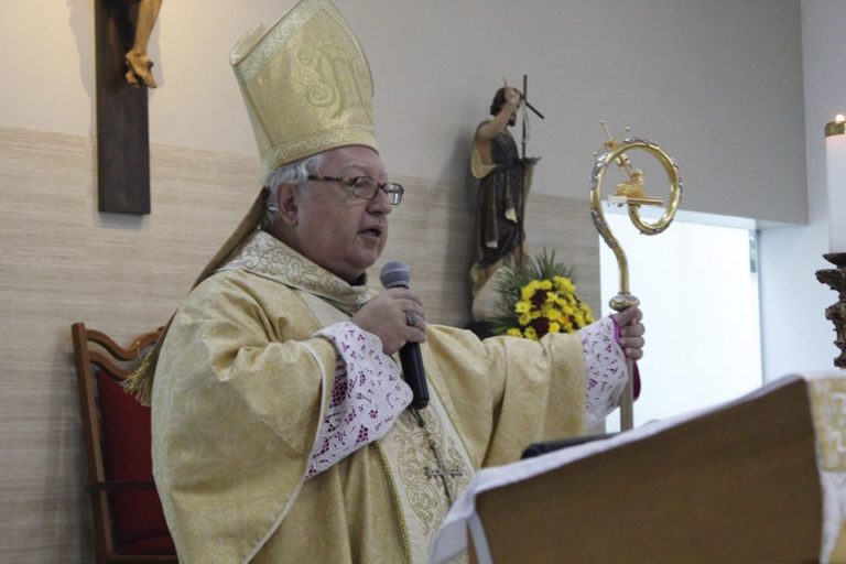 Bispos, Padres, Famílias de todo o Brasil unidas rezaram pedindo a intercessão de São João Paulo II pelo fim da Pandemia do Coronavírus
