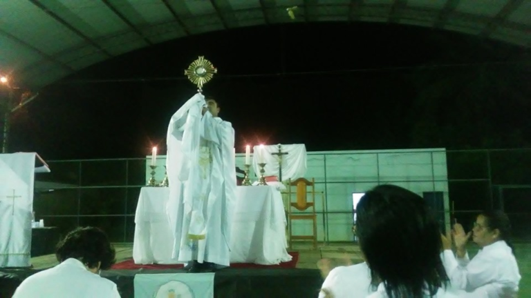 Pe. Max celebra missa de encerramento do Cerco de Jericó na Comunidade de Angelim em São Fidelis