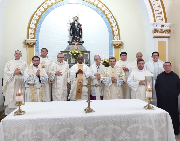 Pe. Alcemar recebe homenagens no Santuário de Santo Amaro