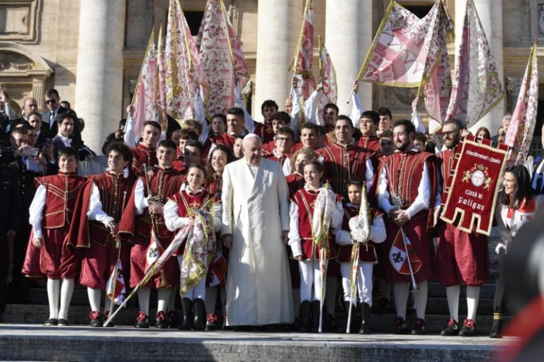 Papa Francisco, 50 anos de sacerdócio: a serviço de Deus e do seu povo