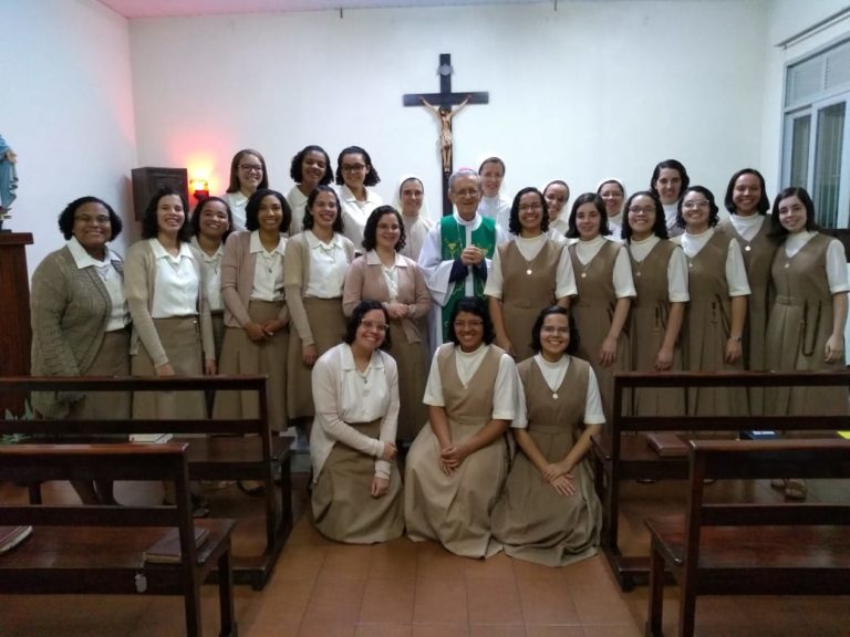 Dedicação e oração pelos sacerdotes: Irmãs do Bom Conselho realizam missões vocacionais na Diocese de Campos