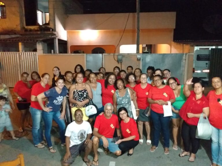 Grupo de Oração percorre as ruas do bairro de Ururaí