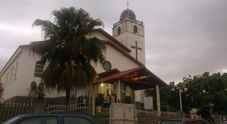 Igreja em Itaperuna é alvo de vandalismo