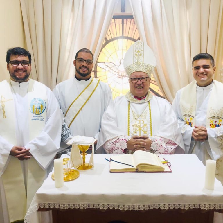 Dom Roberto Francisco vai ordenar novo sacerdote para a Diocese de Campos