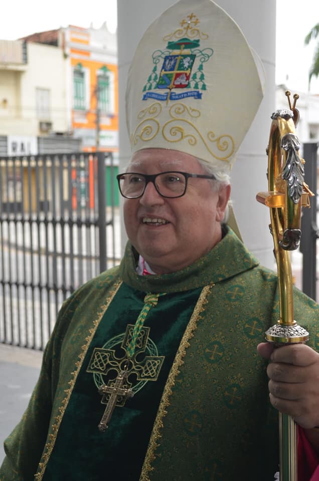 Bispo de Campos envia mensagem a idosas