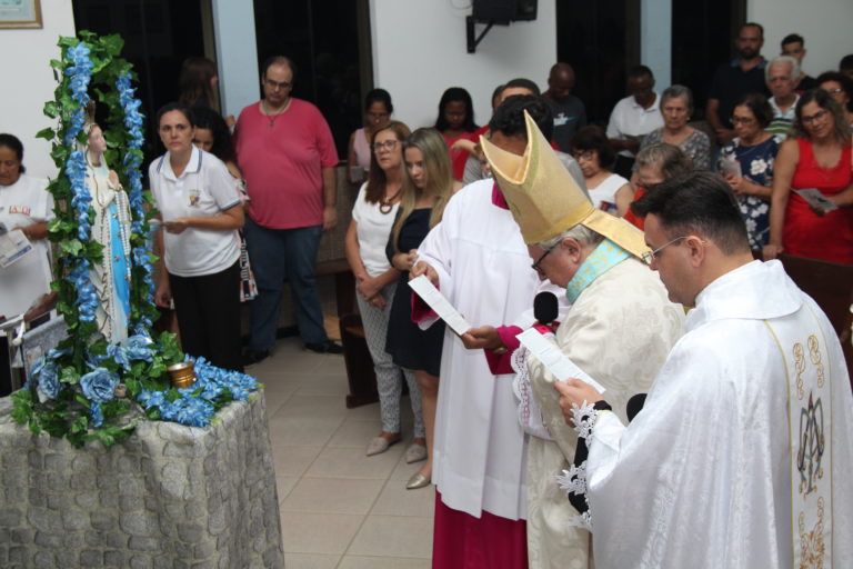 Dom Roberto Francisco presidiu Santa Missa de abertura do Novenário de Nossa Senhora de Lourdes em Itaperuna