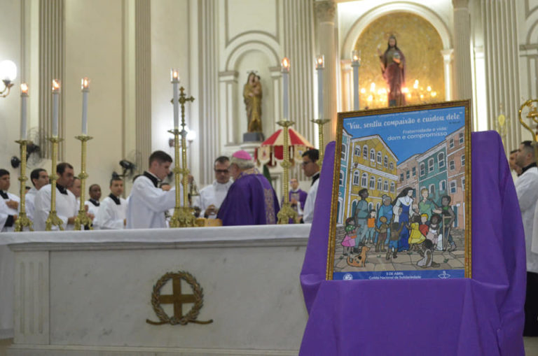 Dom Roberto Francisco preside Missa de Imposição das Cinzas e apresenta os novos vigários da Catedral Diocesana