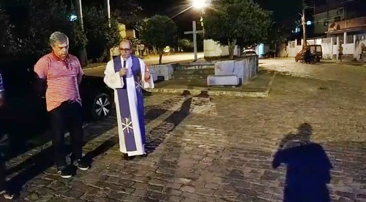 Padre Paulo Raimundo e Pastor de Natividade realizam juntos orações pela cidade