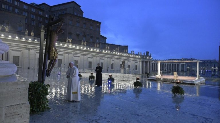 O Papa: Deus ajude os governantes, sejam unidos nos momentos de crise para o bem dos povos