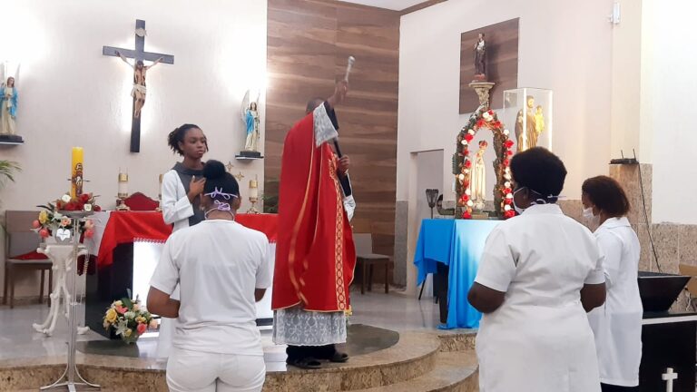Paróquia São José realiza homenagens a profissionais da saúde
