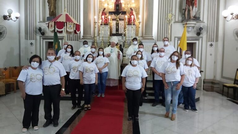 Diocese de Campos comemora os 50 anos do ECC com Santa Missa na Catedral