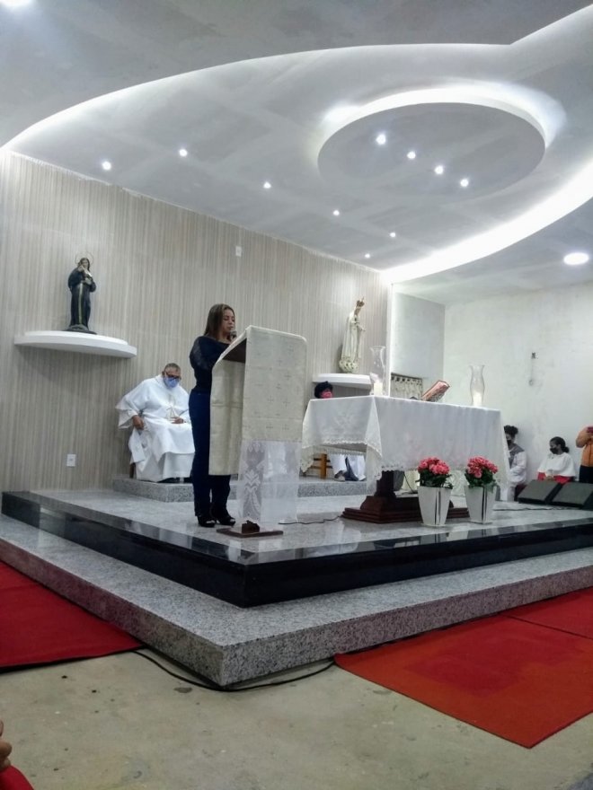 Fiéis do Parque Prazeres participam da Santa Missa que inaugura a remodelação da Capela Santa Rita
