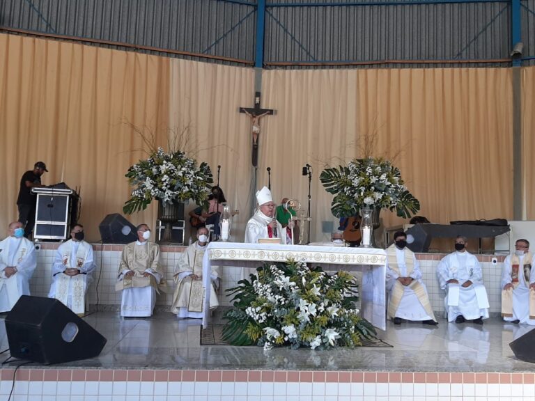 Bispo de Campos preside missa de São José em Itaperuna e inaugura Centro de Formação São João Paulo II