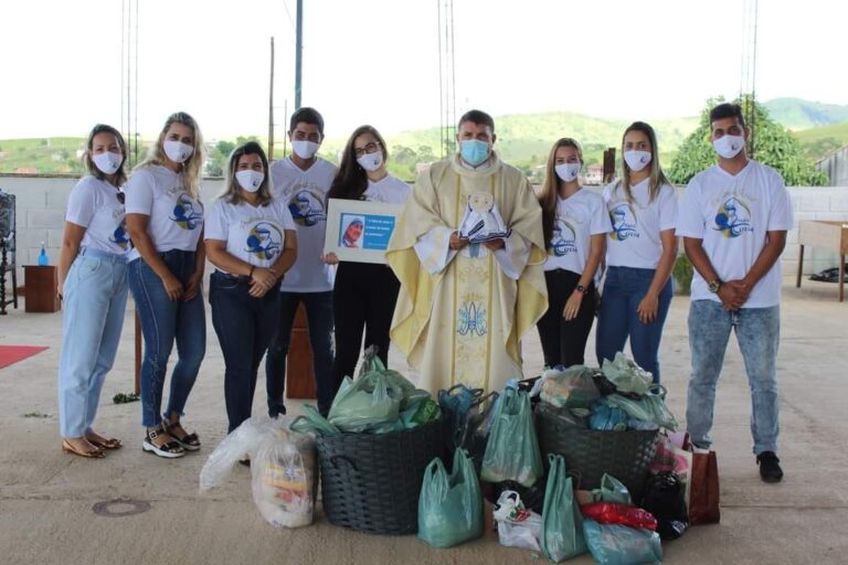 Pandemia: Paróquia Nossa Senhora da Penha de Morro do Coco arrecadou alimentos domingo