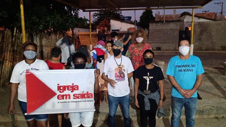 Voluntários participam de Projeto Igreja em Saída na cidade de Miracema