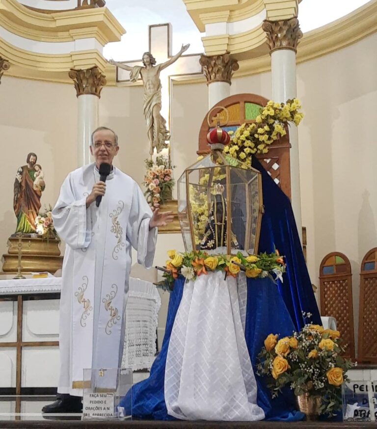 Imagem de Nossa Senhora Aparecida chega a Paróquia São José do Avahi em Itaperuna