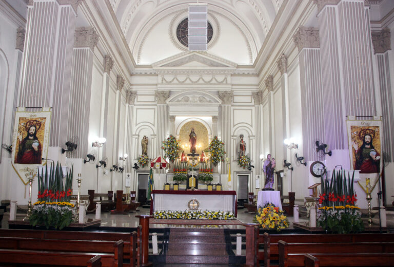 Floricultura São Salvador completa 101 anos de tradição na ornamentação da Catedral