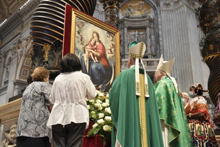 Papa: reformar a Igreja a partir de nós mesmos com oração, caridade e serviço