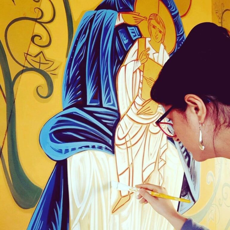 Arte Sacra: Artista nordestina percorre o Brasil levando sua arte a igrejas e comunidades
