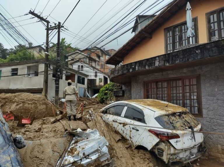 Diocese de Petrópolis se mobiliza atender as vítimas das chuvas