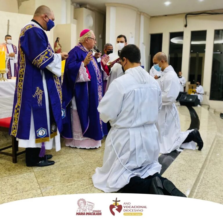 Seminaristas recebem Ministério Instituído durante a Santa Missa