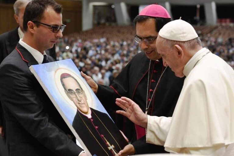 Santo Oscar Romero, Profeta e Mártir