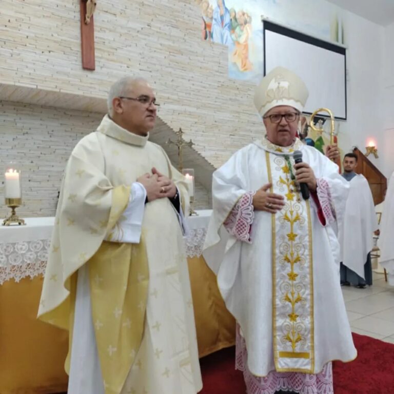 Pe. Crimário toma posse como pároco e vigário forâneo em Itaperuna