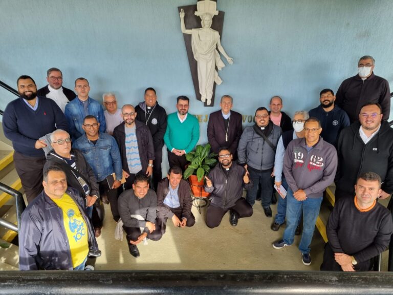 Padres de Campos participam da Assembleia Regional dos Presbíteros