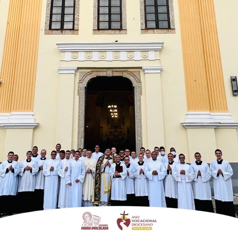 Seminaristas participam de Tríduo Eucarístico em preparação da Solenidade de Corpus Christi