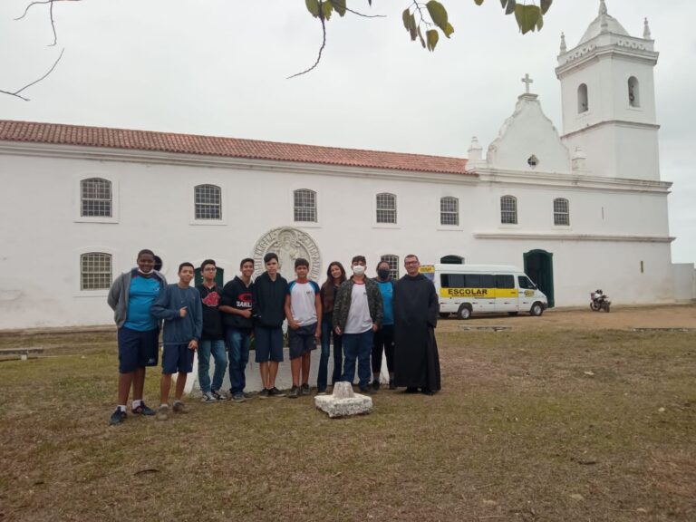 Mosteiro de São Bento em Campos dos Goytacazes recebe visitação escolar