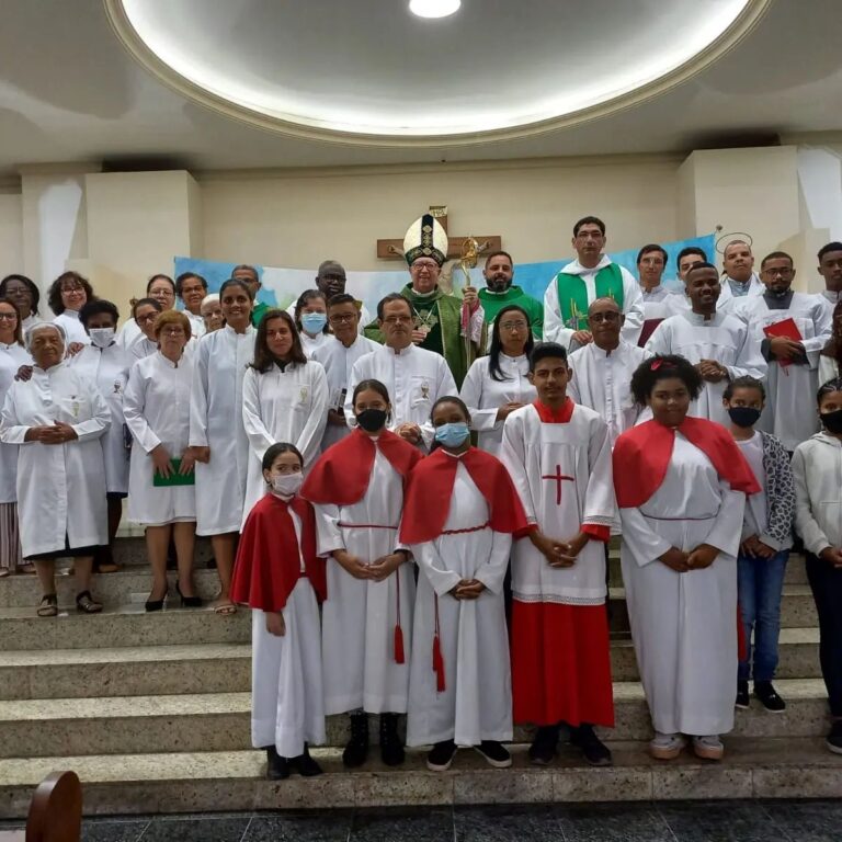 Dom Roberto Francisco abriu novenário de Santa Teresinha na Pecuária