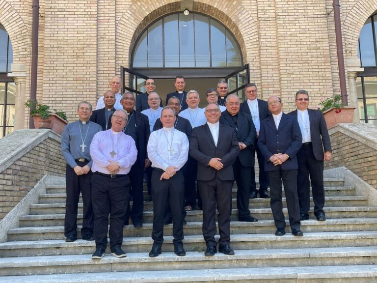 Arcebispos e Bispos do Regional Leste 1 já se encontram em Roma