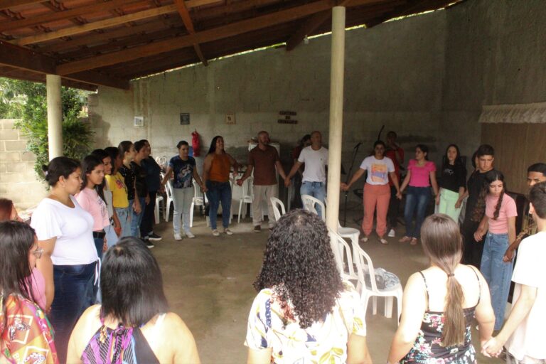 Missão: Grupo de fiéis em Morro do Coco se preparam para receber o Sacramento do Crisma