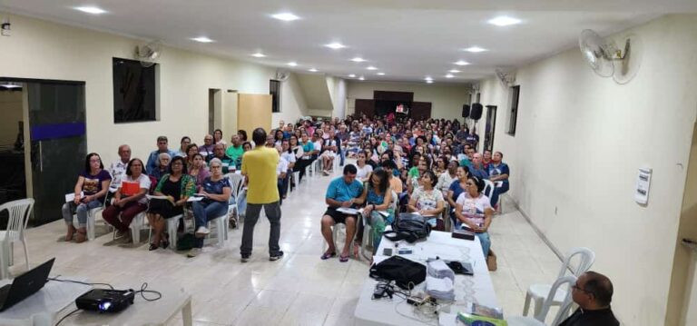 Paróquia São Francisco de Paula promove curso bíblico