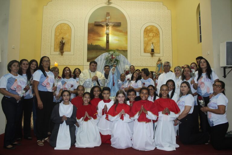 Mês Mariano: Paróquia Nossa Senhora da Penha de Morro do Coco realiza homenagens a Nossa Senhora com corações nos domingos