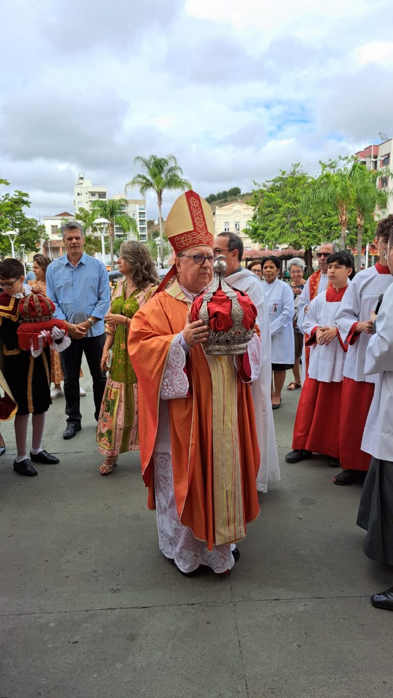 Bispo de Campos presidiu a Santa Missa da Festa do Senhor Bom Jesus
