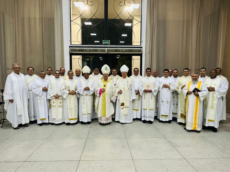 Diocese de Campos sedia encontro para formadores de Seminários e Institutos