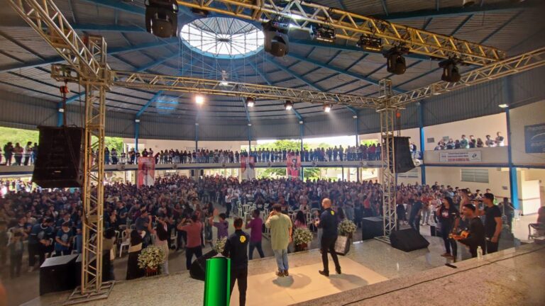 Vidas transformadas: mais de 1.500 pessoas participam do DNJ em Itaperuna