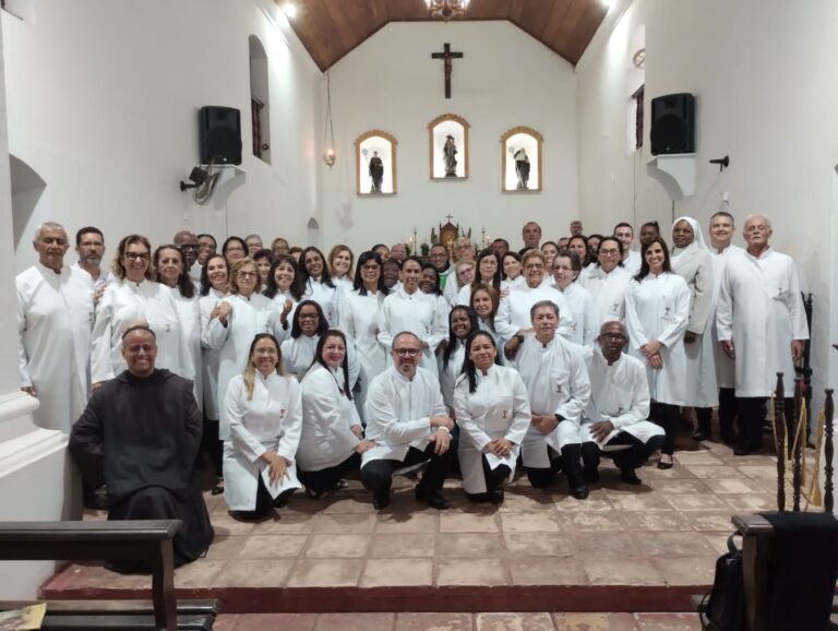 Ministros do Santuário Redentorista participam de retiro no Mosteiro de São Bento